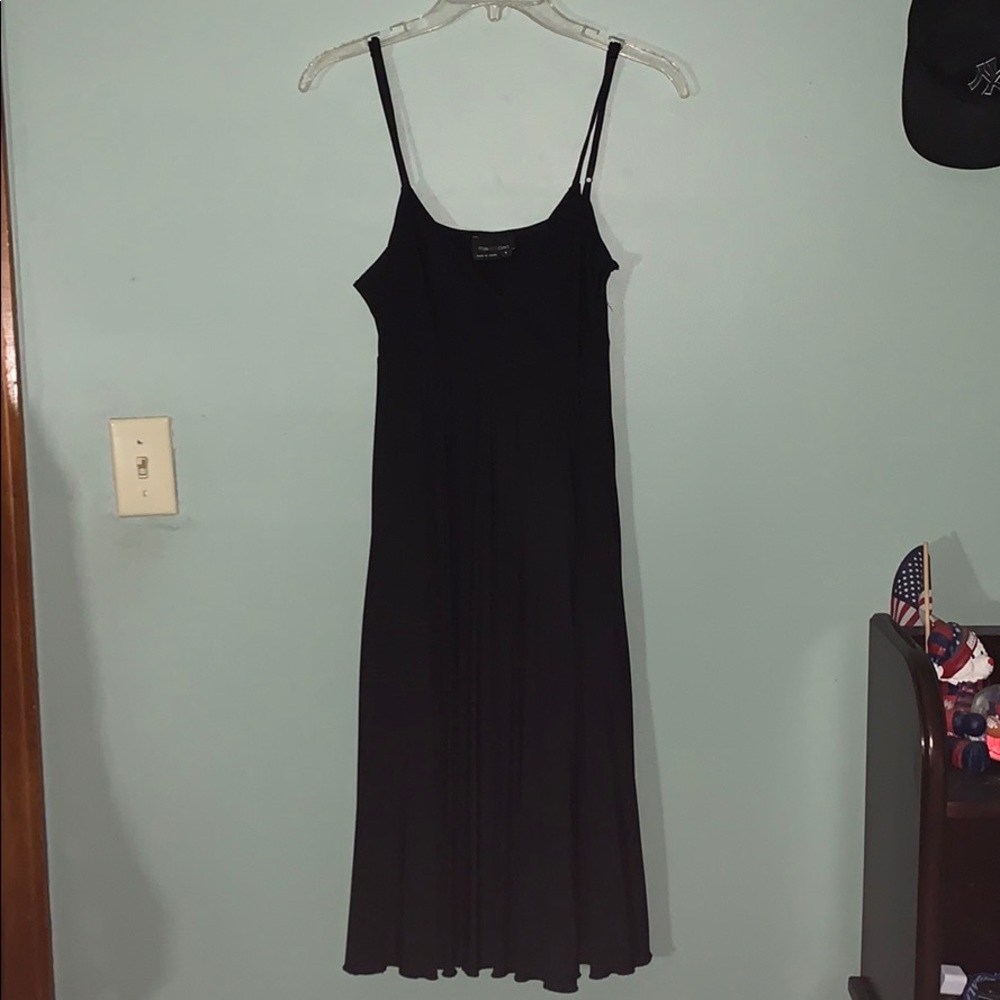Women’s spaghetti strap black dress